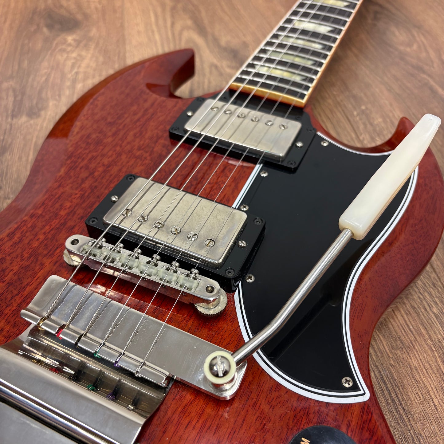 Pre-Owned Gibson Custom Shop 1964 SG Standard Maestro VOS - Cherry Red - 2023