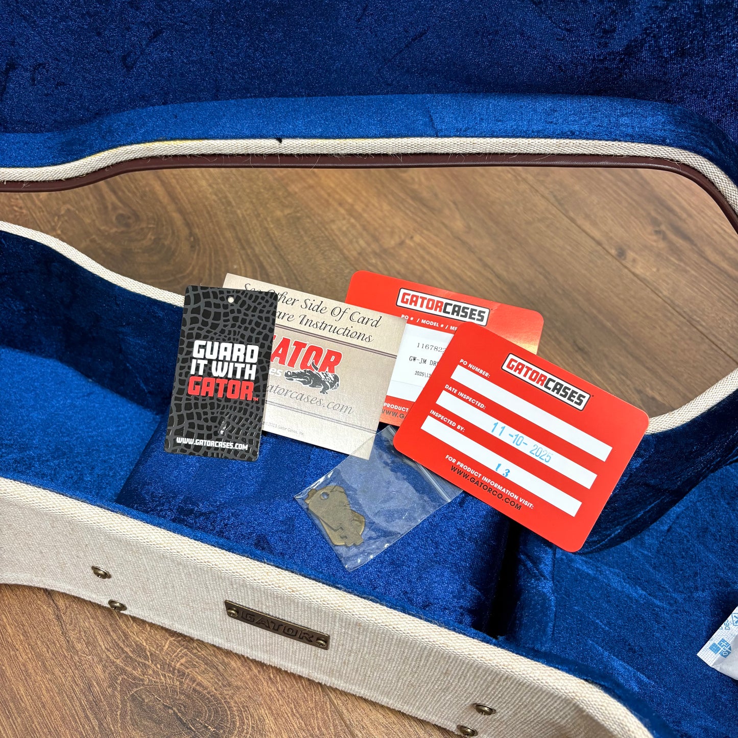 Pre-Owned Gator Journeyman Dreadnaught Hard Case