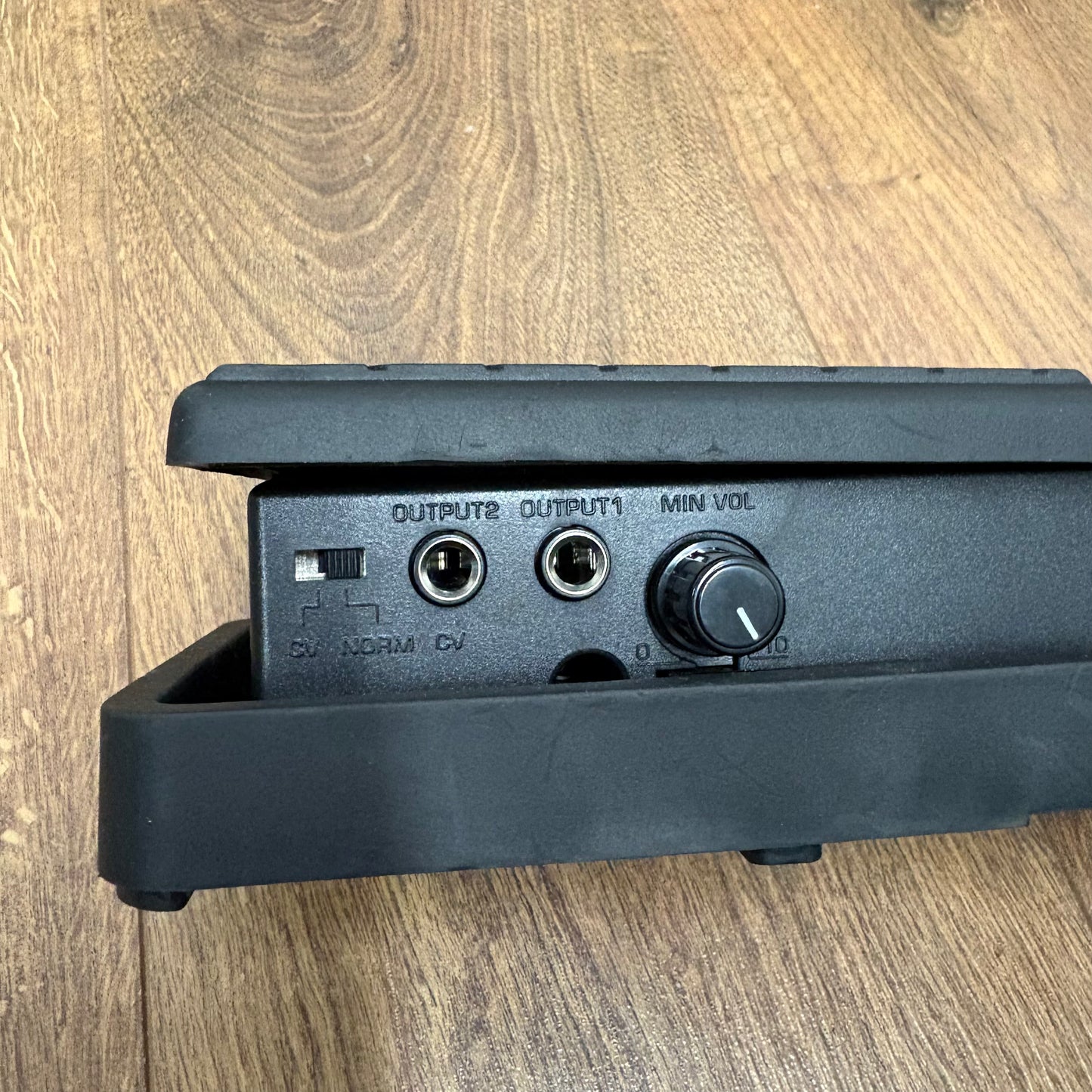Pre-Owned Behringer Volume Control