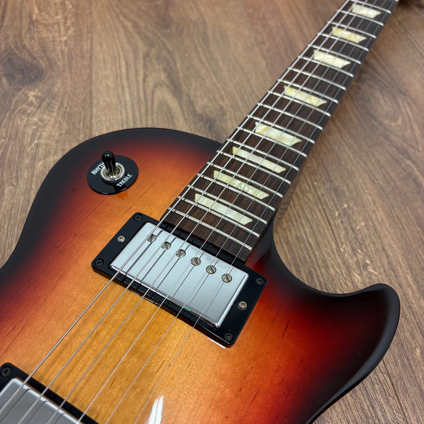 Pre-Owned Gibson Les Paul Studio - Fireburst - 2005