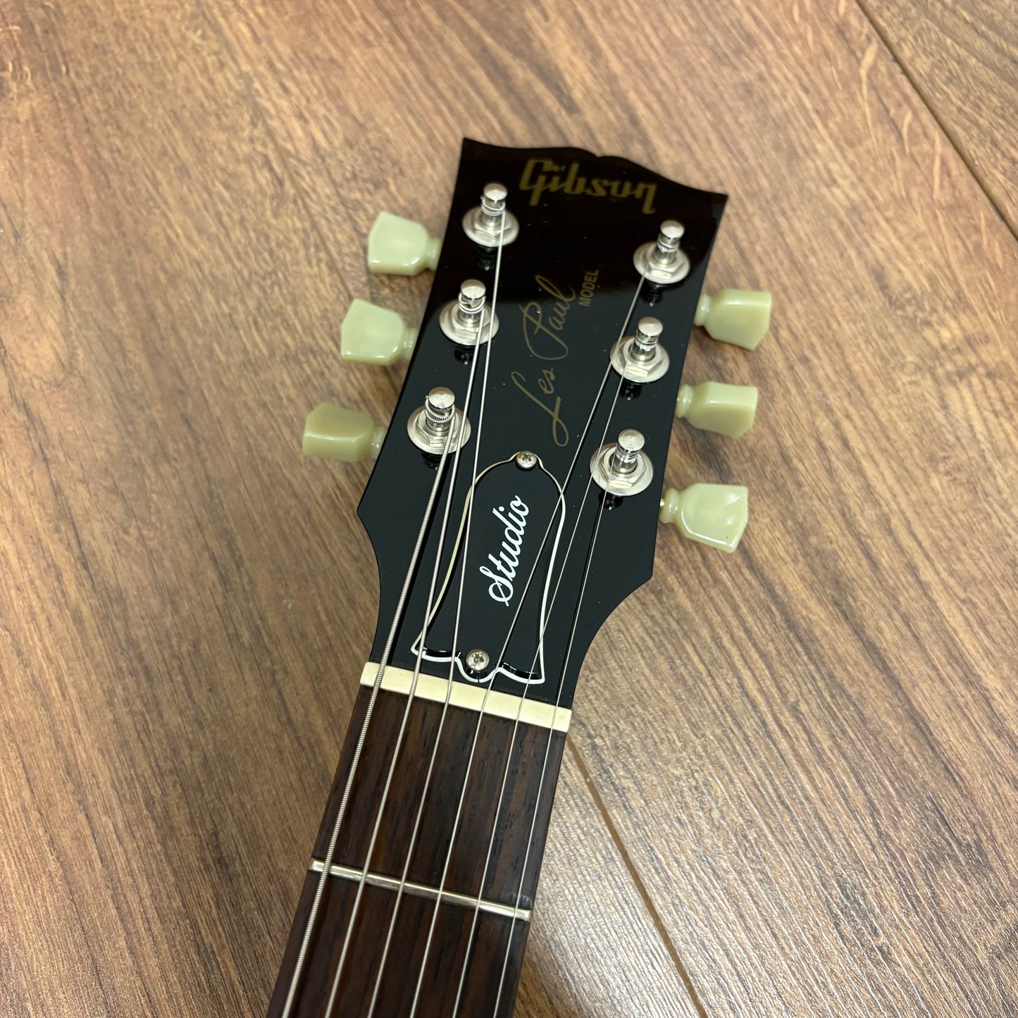 Pre-Owned Gibson Les Paul Studio - Fireburst - 2005