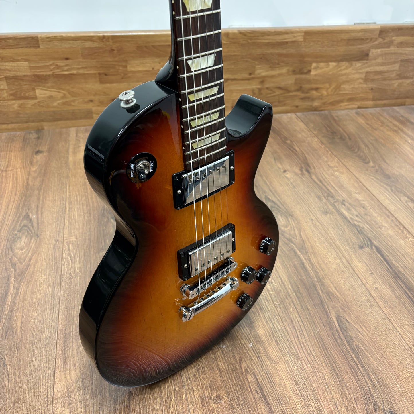 Pre-Owned Gibson Les Paul Studio - Fireburst - 2005