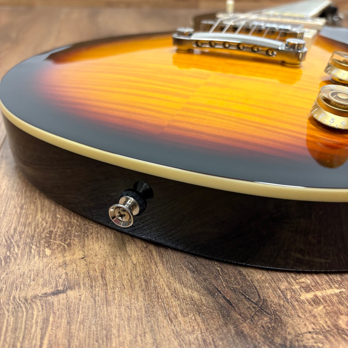 Pre-Owned Epiphone Les Paul 1960 Tribute Plus *Upgraded* - Tobacco Sunburst
