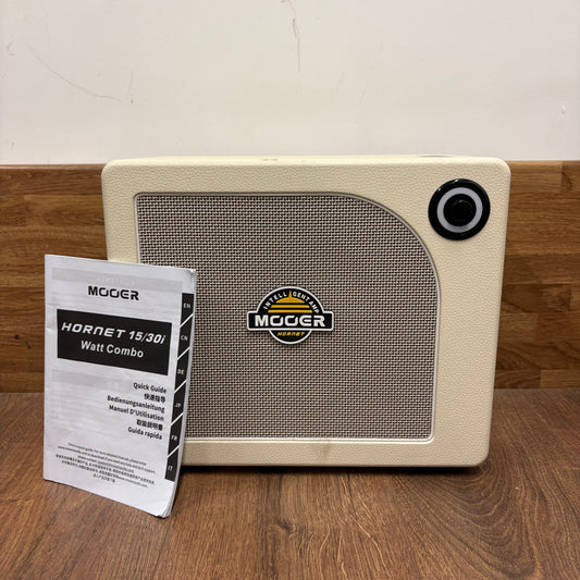 Pre-Owned Mooer Hornet 30i Modeling Amp - White
