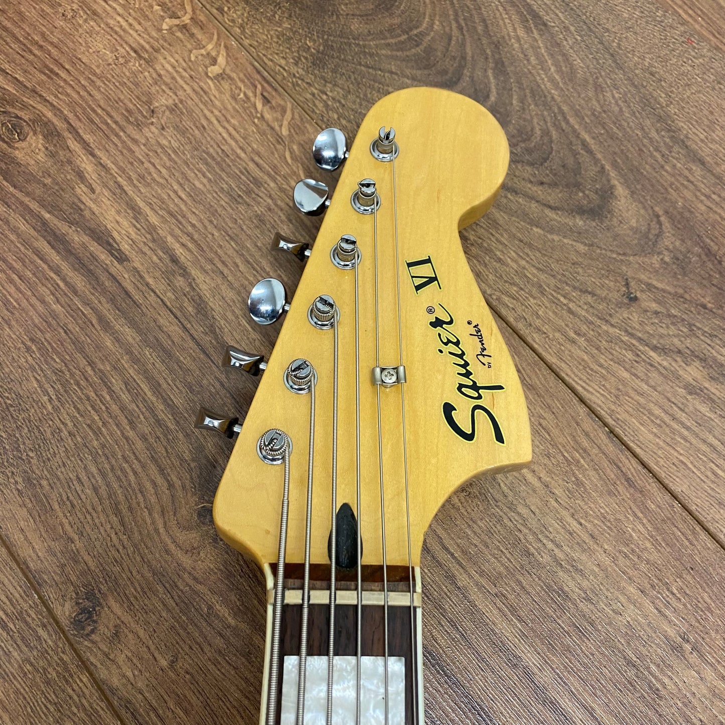 Pre-Owned Squier Vintage Modified Bass VI - Sunburst - 2015