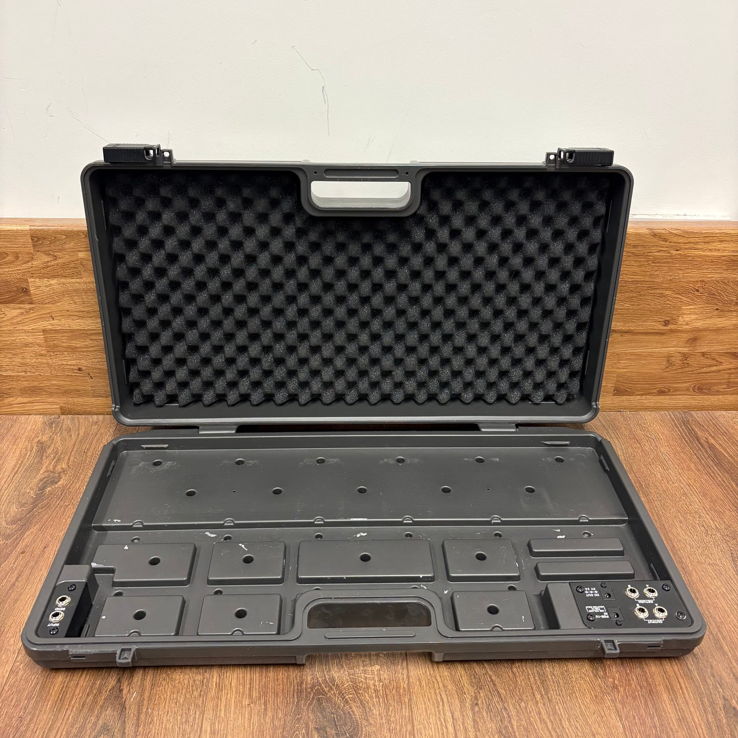 Pre-Owned Boss BCB-90X Pedal Board