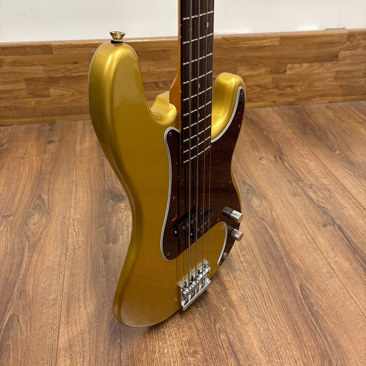 Pre-Owned Squier FSR Classic Vibe 60s Precision Bass *Upgraded* - Aztec Gold