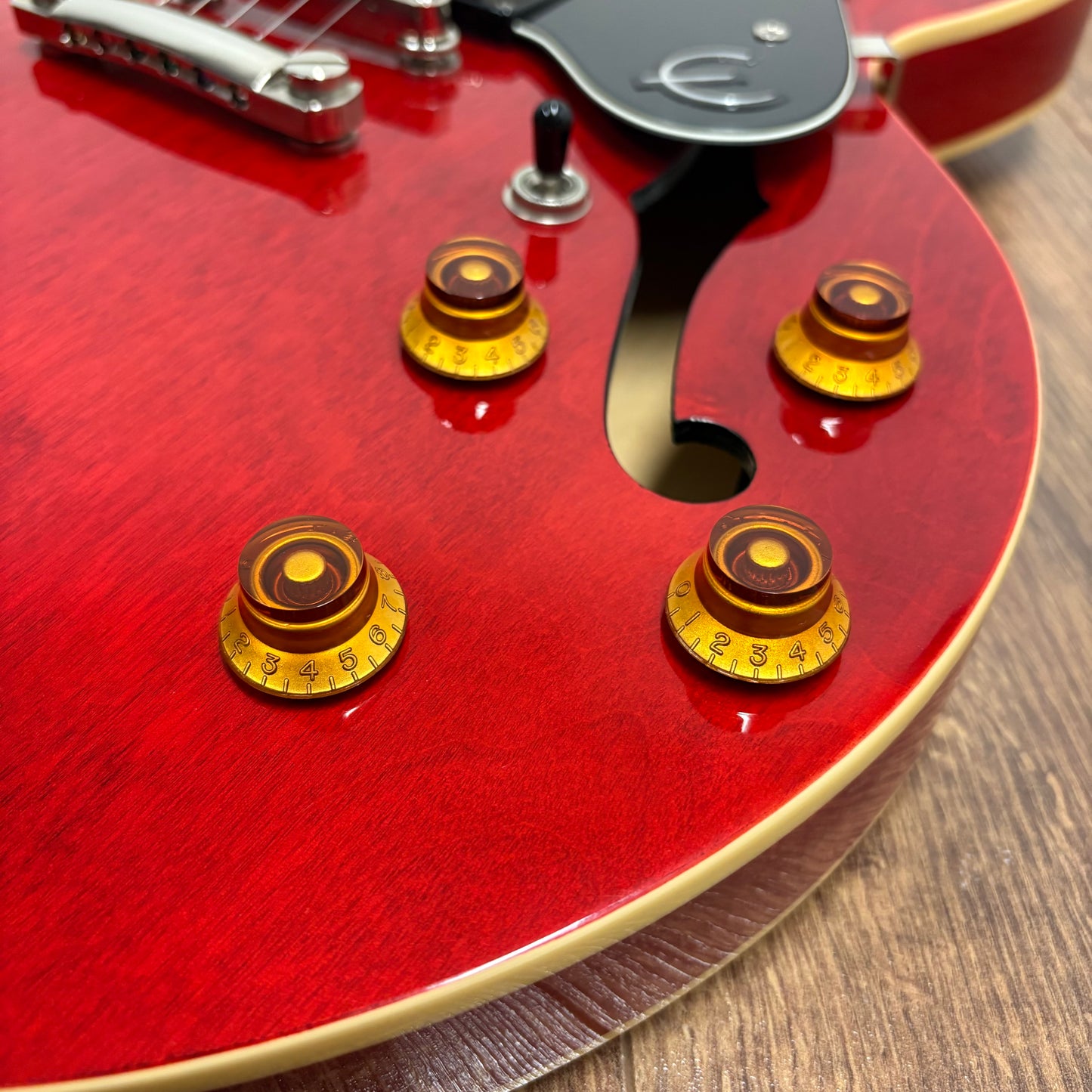 Pre-Owned Epiphone Dot - Cherry - 2009