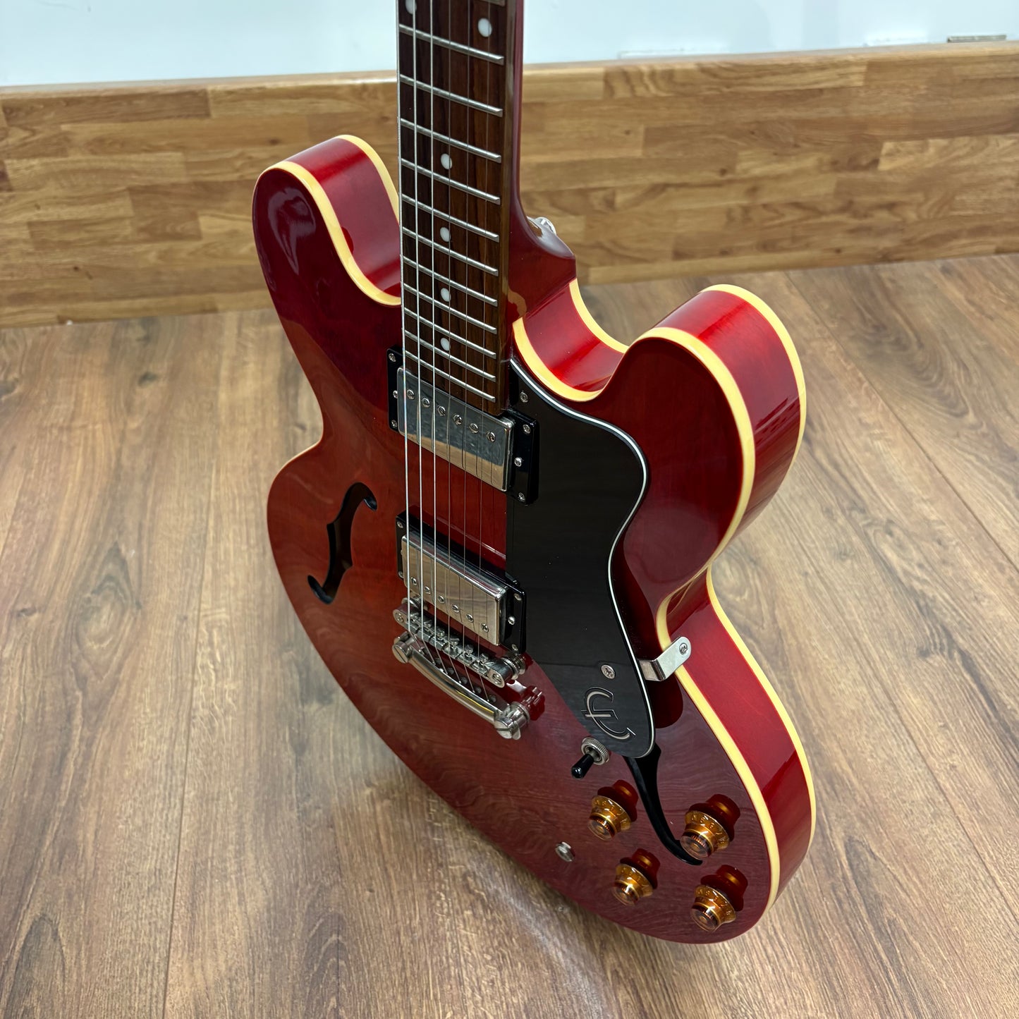 Pre-Owned Epiphone Dot - Cherry - 2009