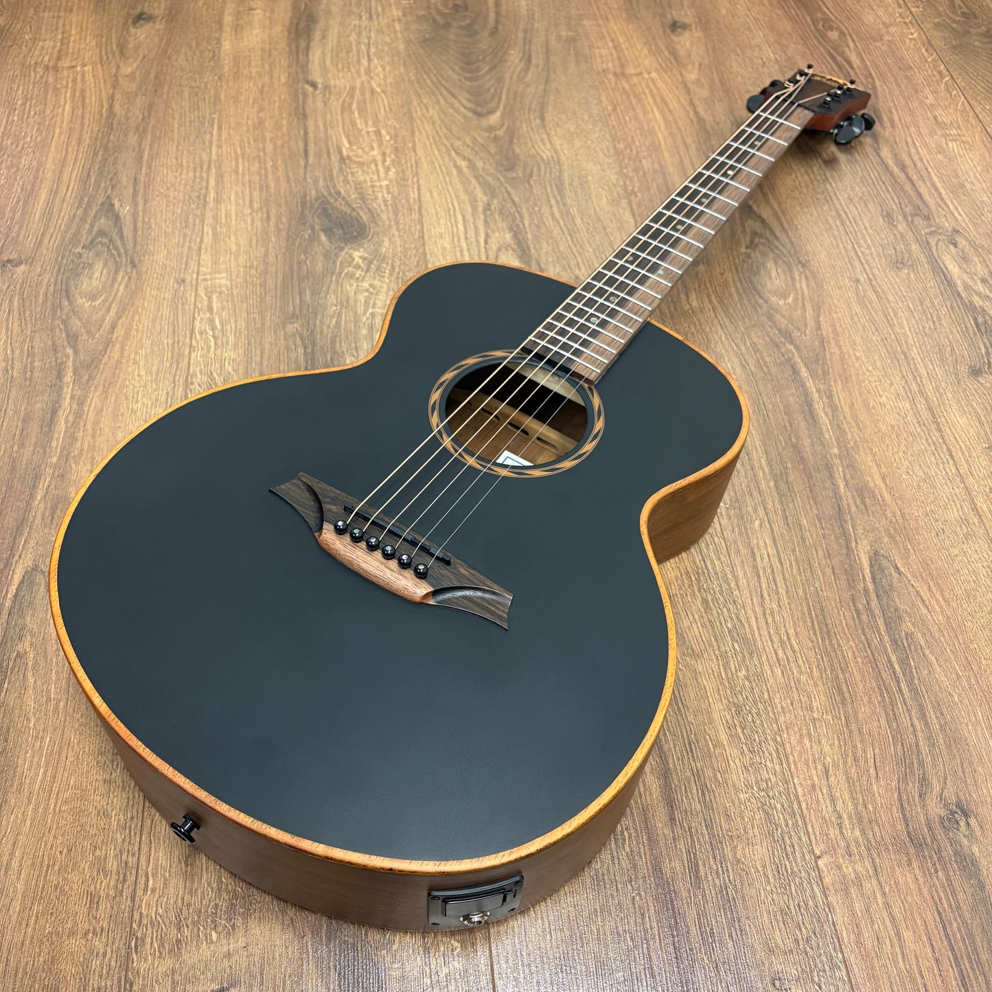 Pre-Owned Bromo BAT8ME BK Mini Jumbo Electro - Satin Black