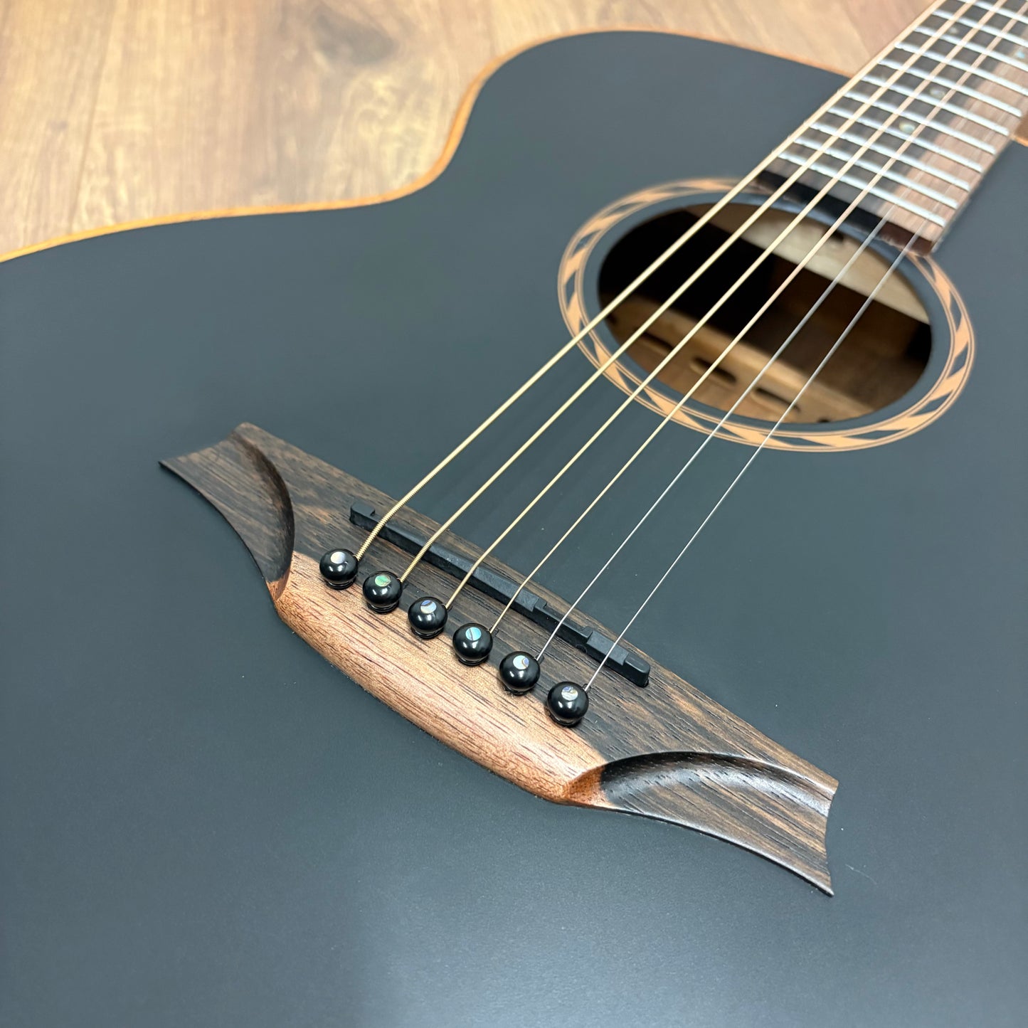 Pre-Owned Bromo BAT8ME BK Mini Jumbo Electro - Satin Black