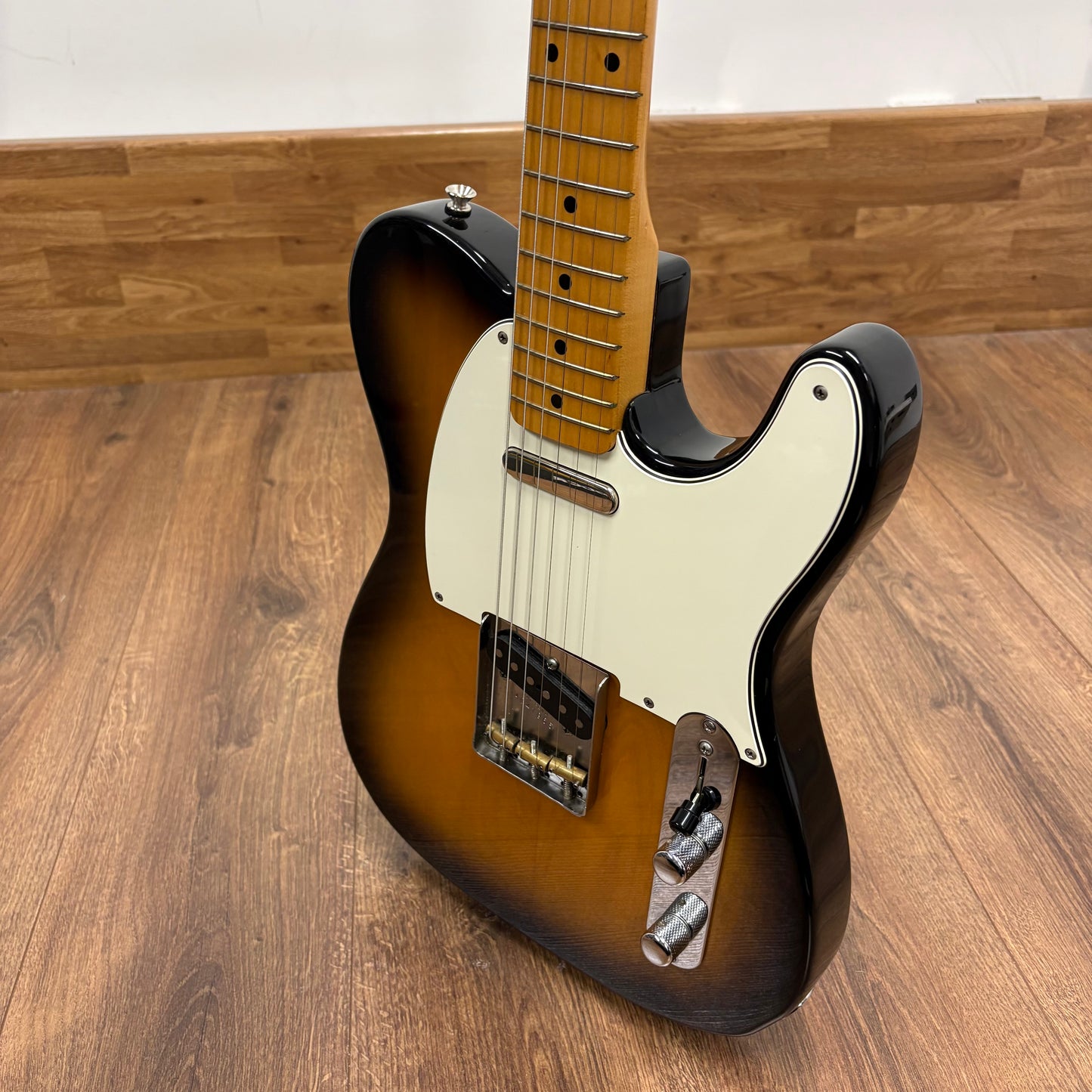 Pre-Owned Fender MIJ Telecaster TL-52 - 2-Tone Sunburst - 1985