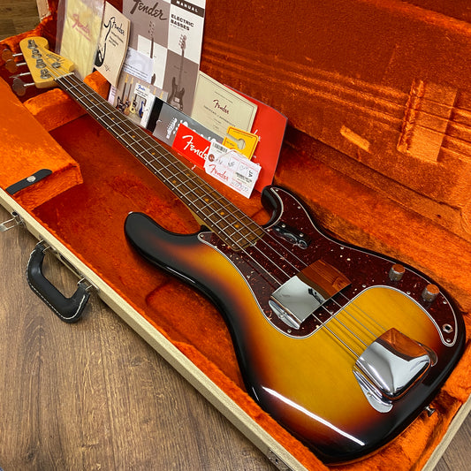 Pre-Owned Fender American Vintage '63 Precision Bass - Sunburst - 2017