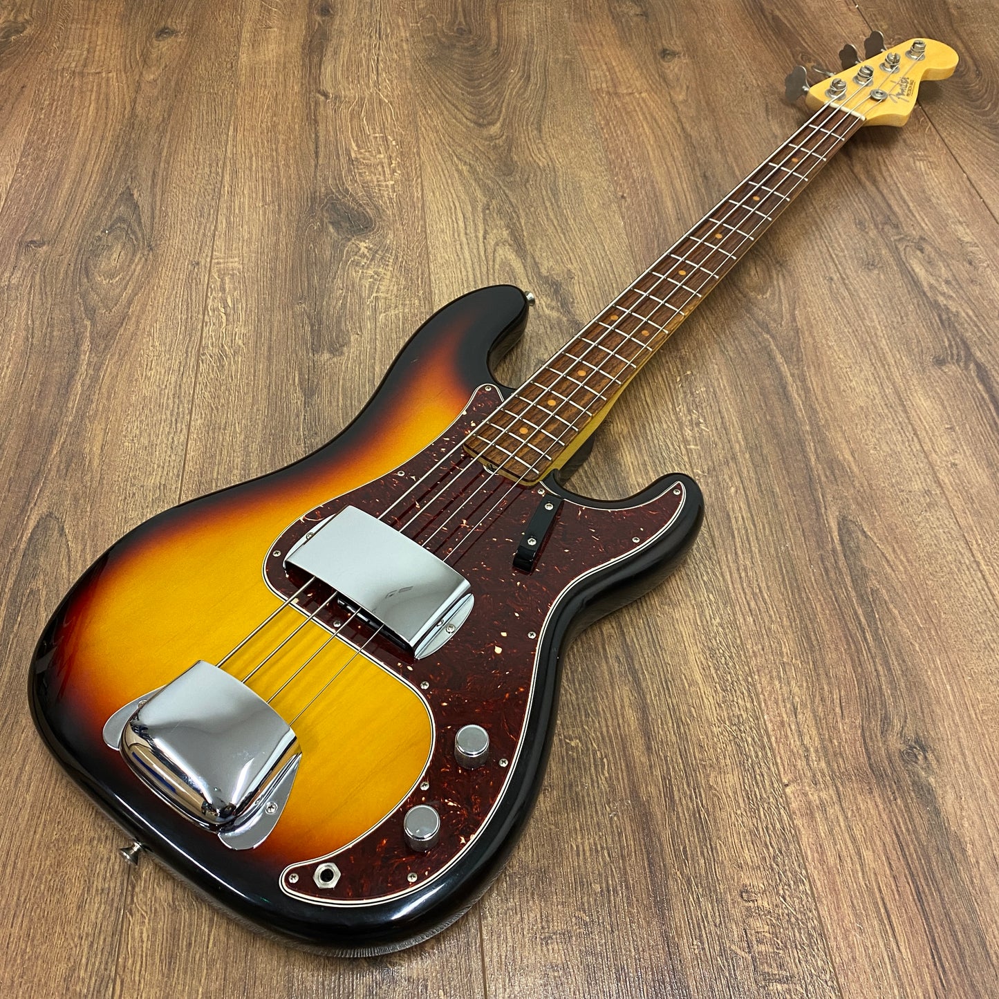 Pre-Owned Fender American Vintage '63 Precision Bass - Sunburst - 2017