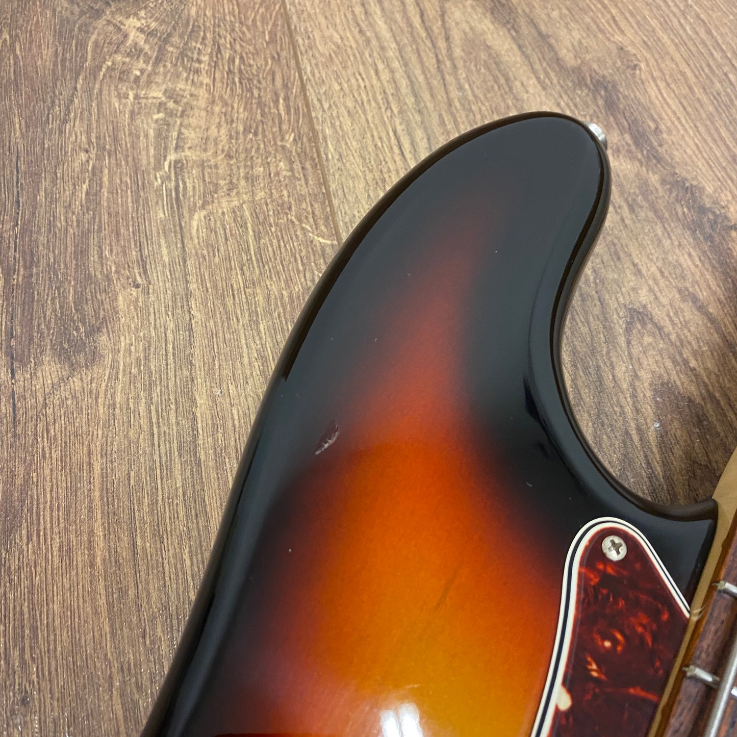 Pre-Owned Fender American Vintage '63 Precision Bass - Sunburst - 2017