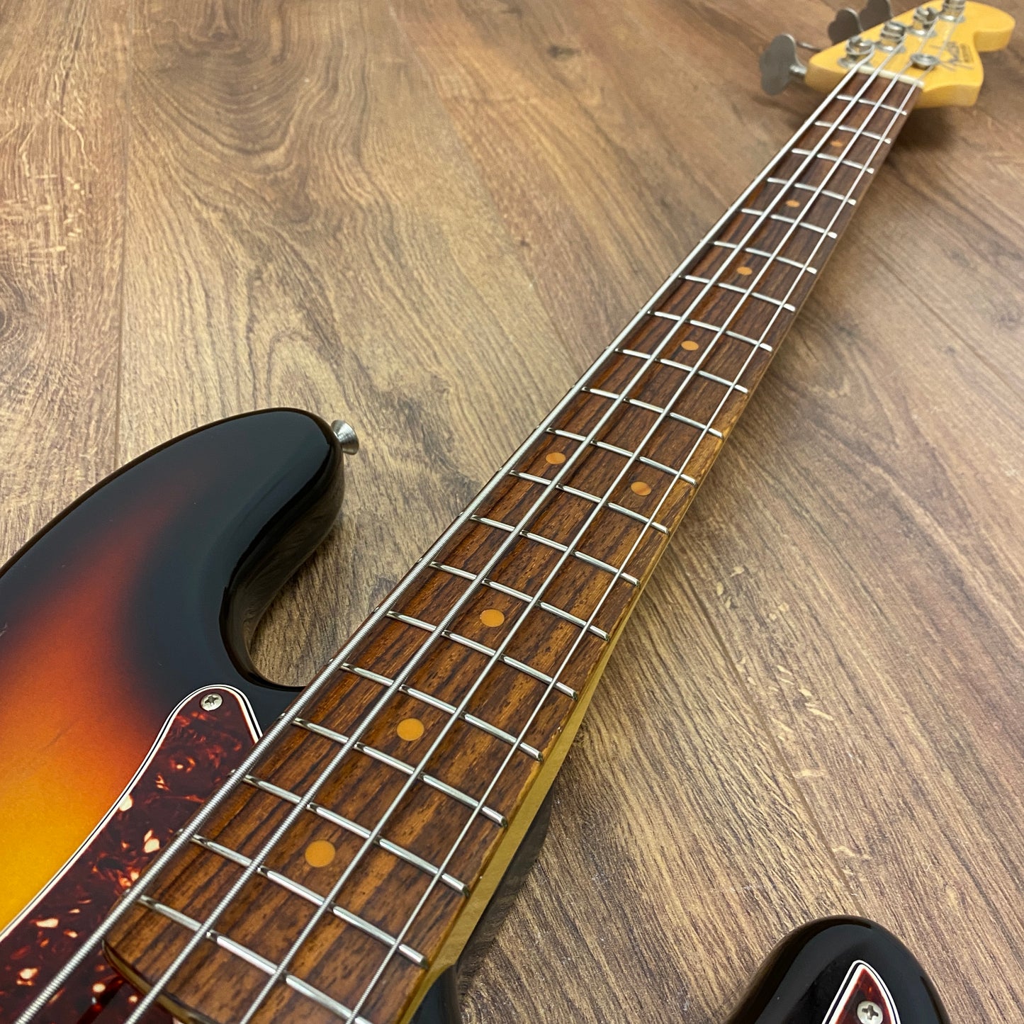 Pre-Owned Fender American Vintage '63 Precision Bass - Sunburst - 2017