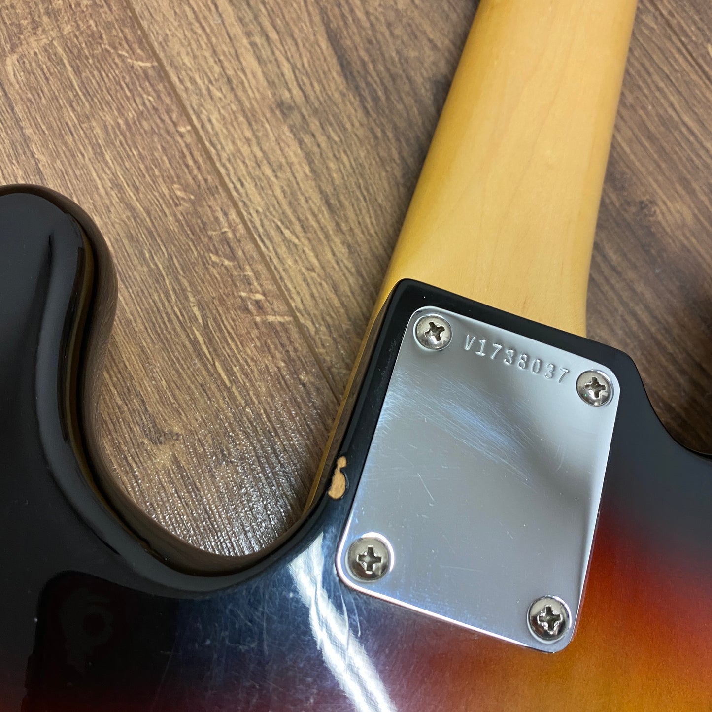Pre-Owned Fender American Vintage '63 Precision Bass - Sunburst - 2017