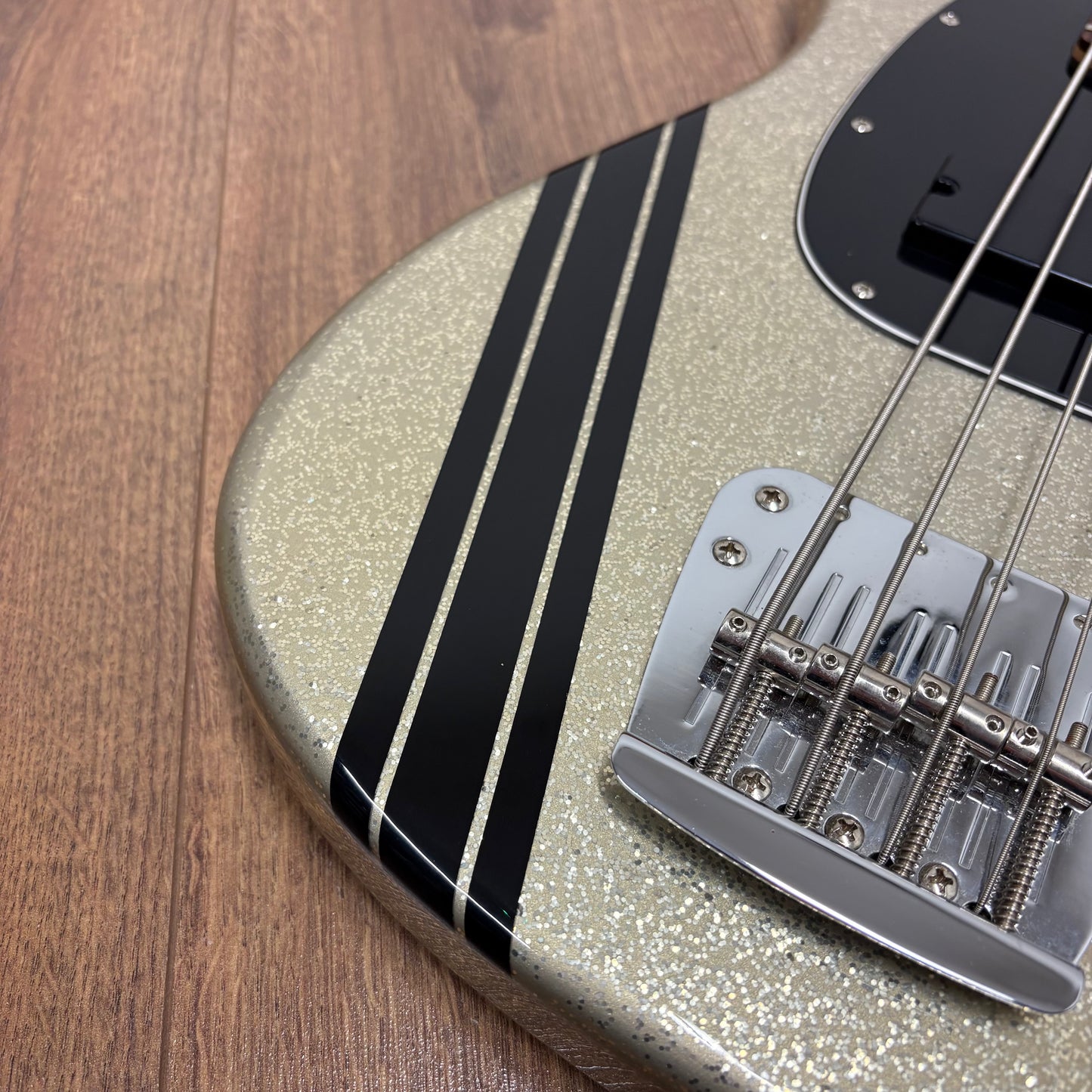 Pre-Owned Squier Mikey Way Signature Mustang Bass - Large Flake Silver Sparkle - 2014