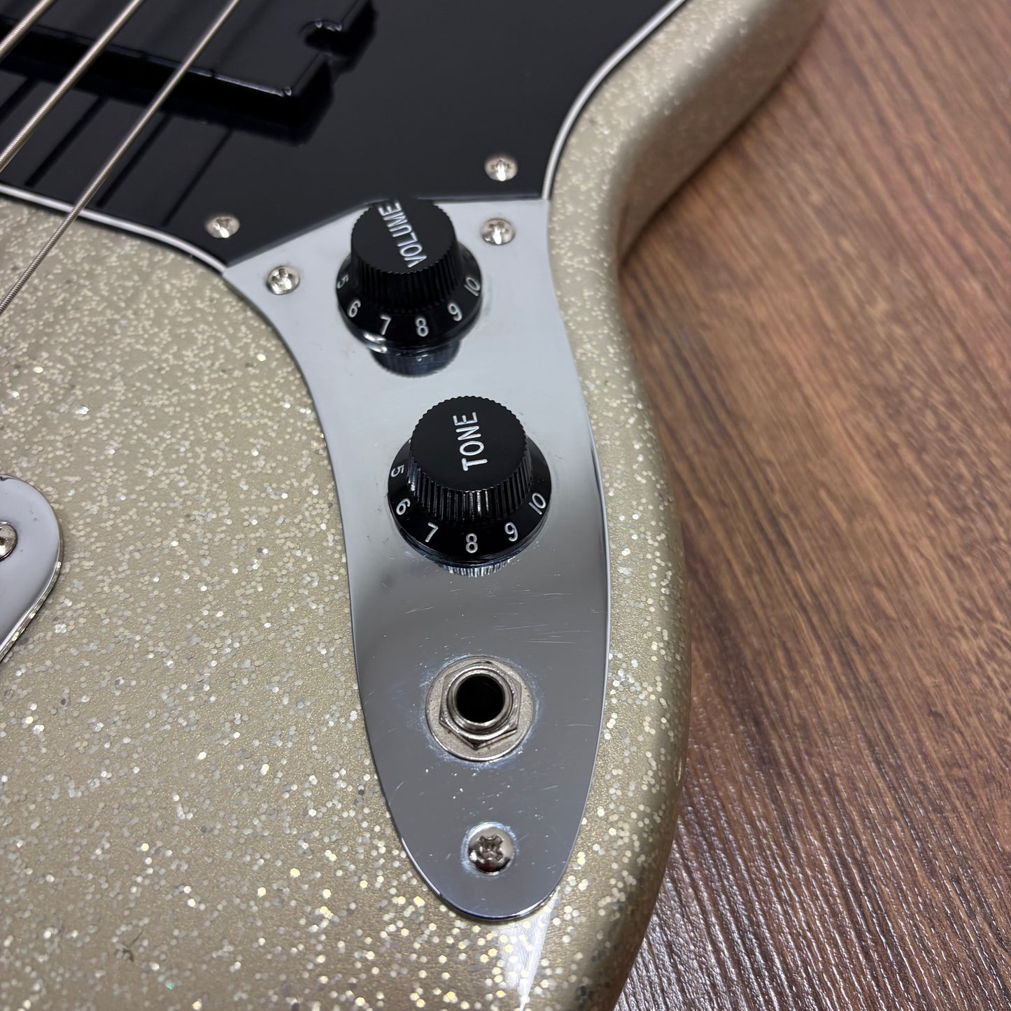 Pre-Owned Squier Mikey Way Signature Mustang Bass - Large Flake Silver Sparkle - 2014
