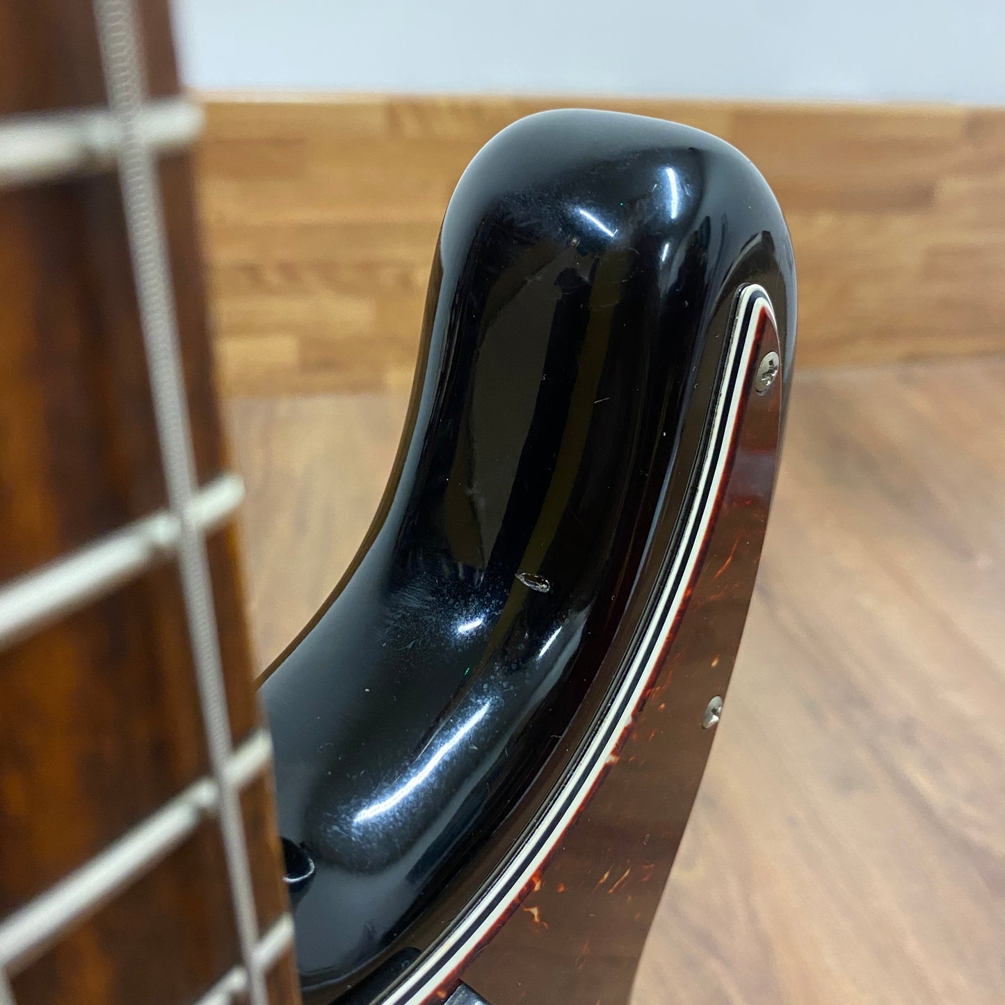 Pre-Owned Fender American Vintage '63 Precision Bass - Sunburst - 2017