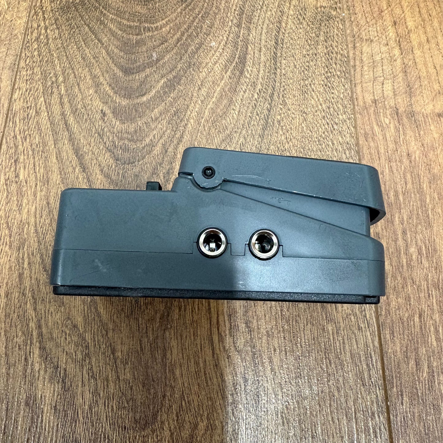 Pre-Owned Behringer TU300 Tuner Pedal