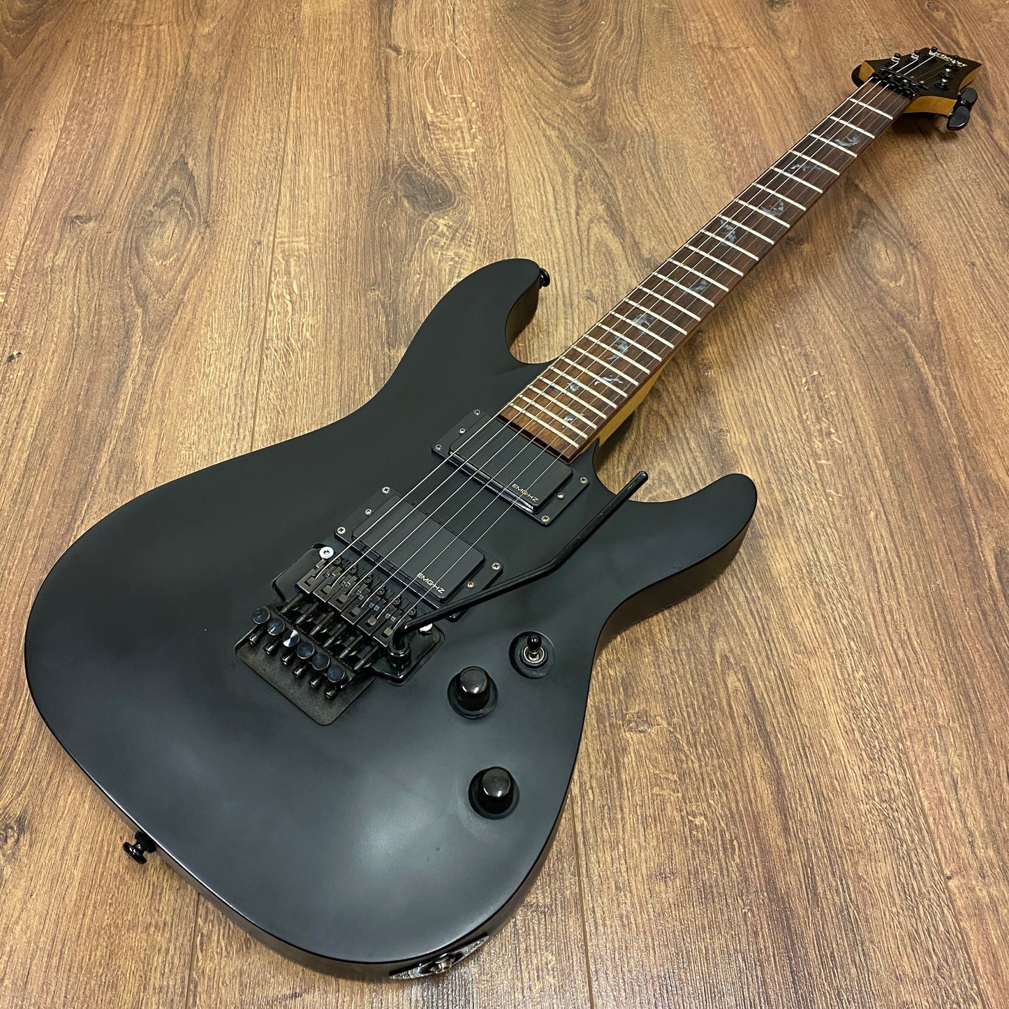 Pre-Owned Schecter Damien 6 Floyd Rose - Satin Black