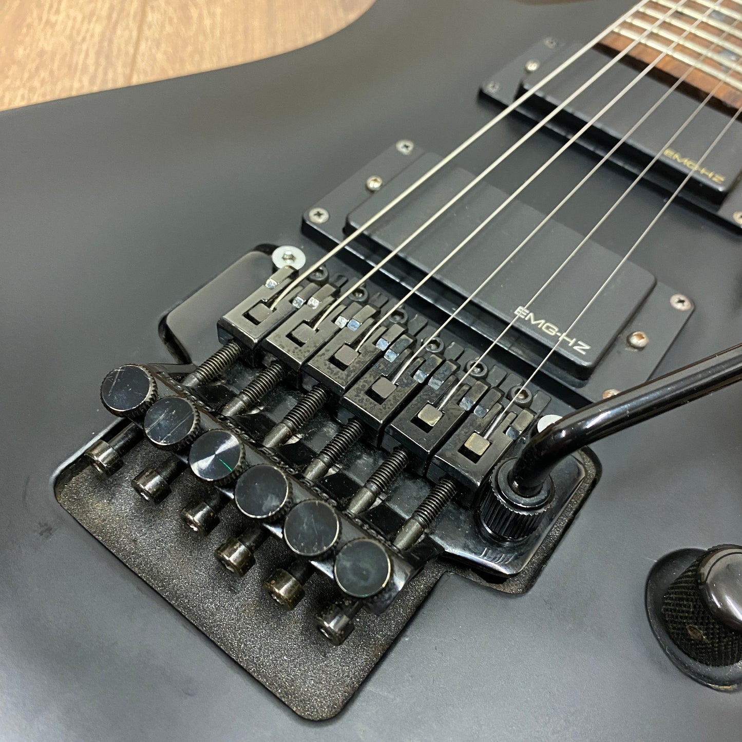 Pre-Owned Schecter Damien 6 Floyd Rose - Satin Black