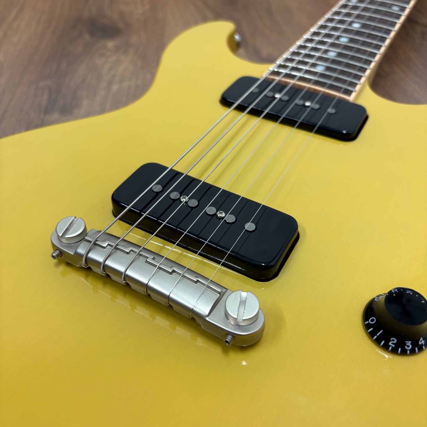 Pre-Owned Gibson Les Paul Special Double Cut - TV Yellow - 2015