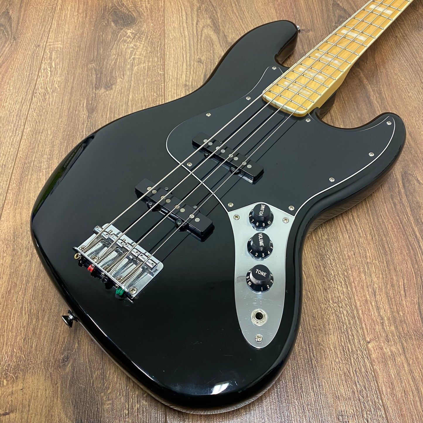 Pre-Owned Squier Vintage Modified '77 Jazz Bass - Black - 2015