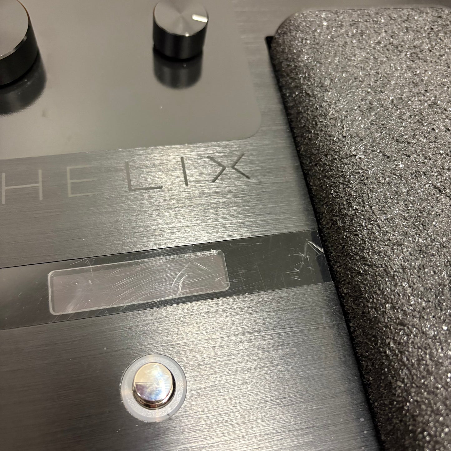 Pre-Owned Line6 Helix Floor w/ Protection Racket Case