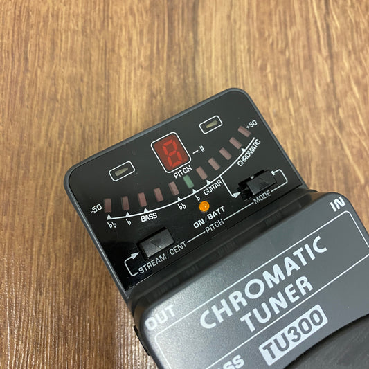 Pre-Owned Behringer TU300 Tuner