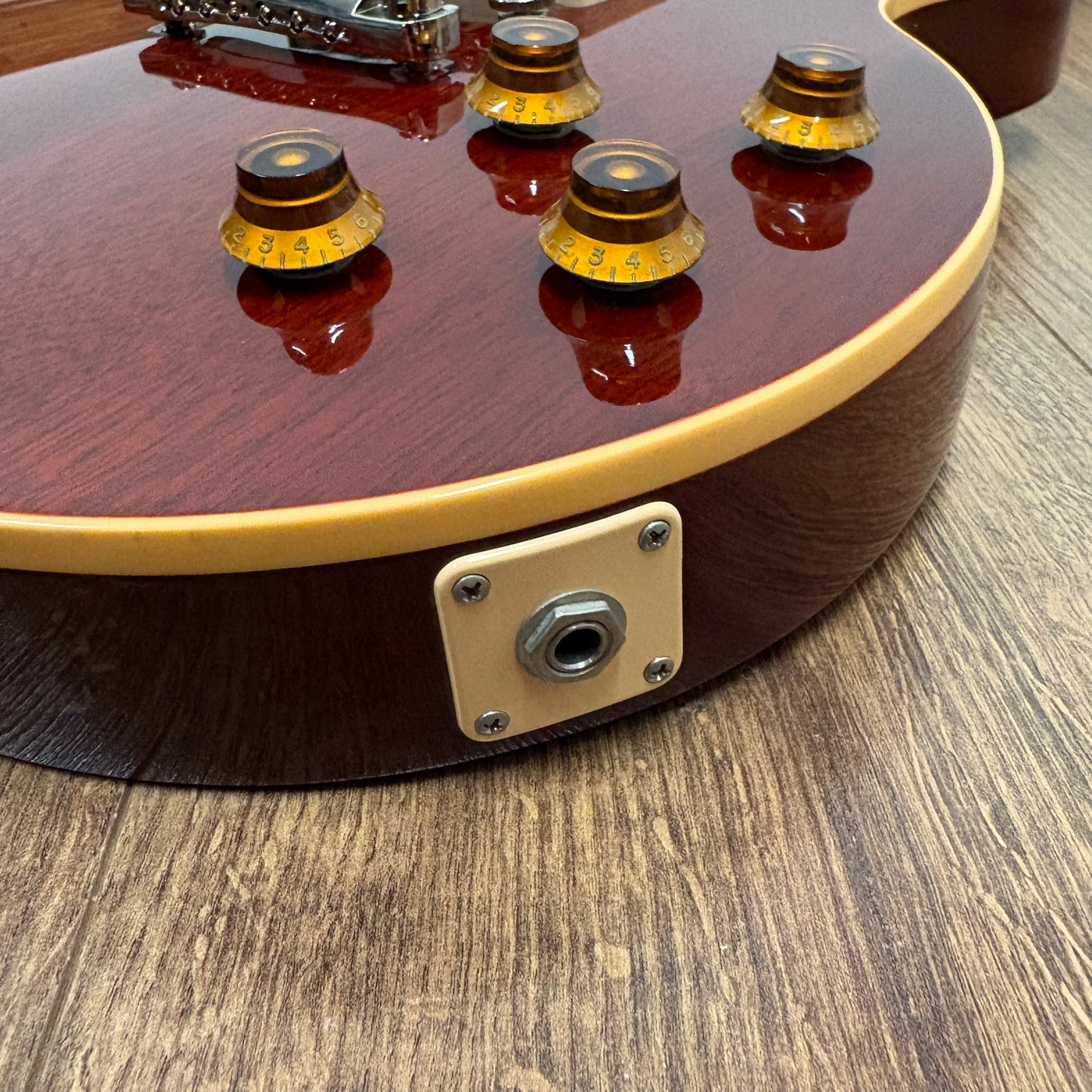 Pre-Owned Gibson Les Paul Classic Antique - Faded Cherry - 2007 Guitar Of The Week #27