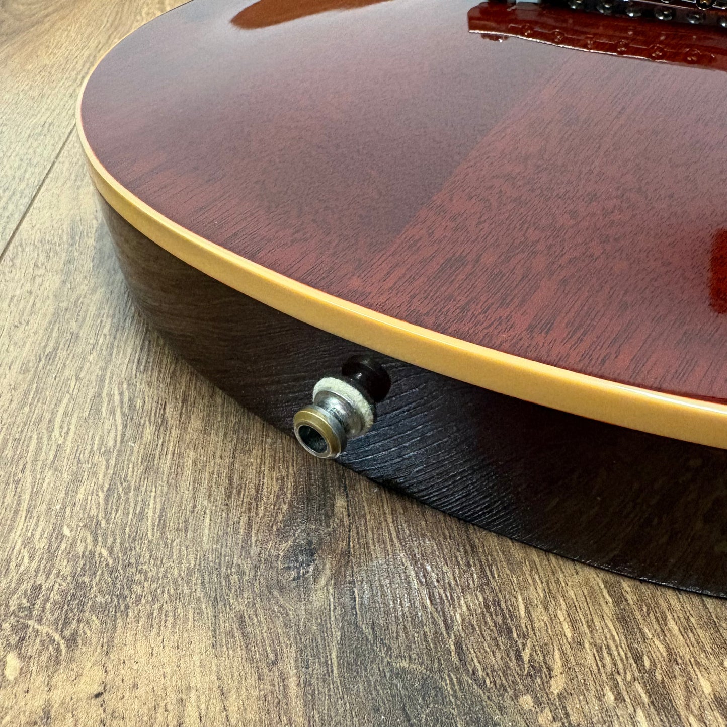 Pre-Owned Gibson Les Paul Classic Antique - Faded Cherry - 2007 Guitar Of The Week #27