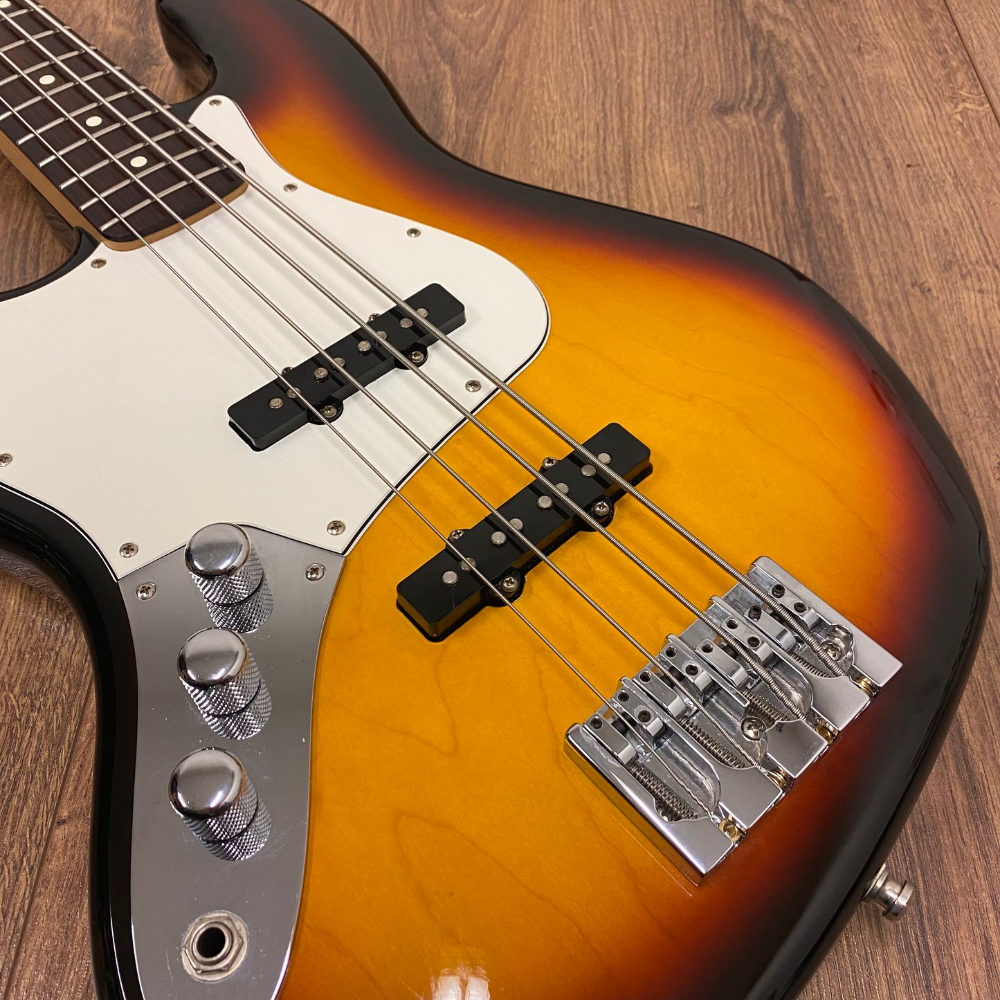 Pre-Owned Fender Mexican Standard Jazz Bass - Brown Sunburst - 2004 - Left Handed