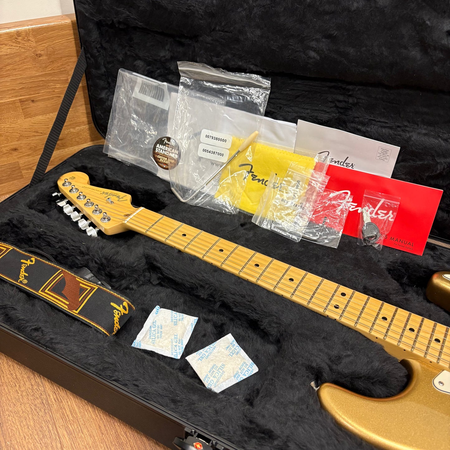 Pre-Owned Fender Limited Edition American Standard Stratocaster - Mystic Aztec Gold - 2014