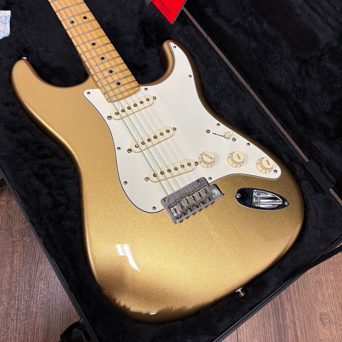 Pre-Owned Fender Limited Edition American Standard Stratocaster - Mystic Aztec Gold - 2014