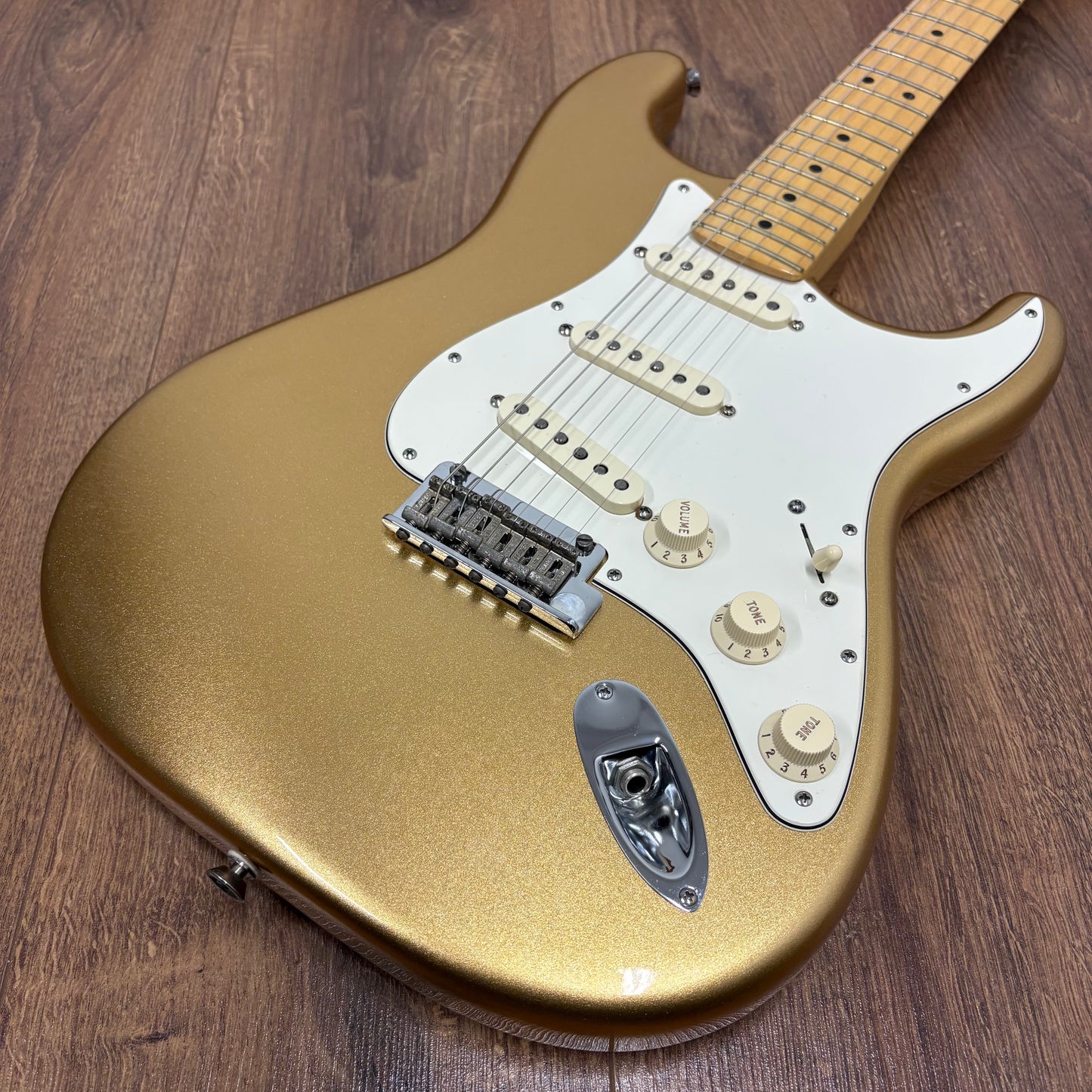 Pre-Owned Fender Limited Edition American Standard Stratocaster - Mystic Aztec Gold - 2014