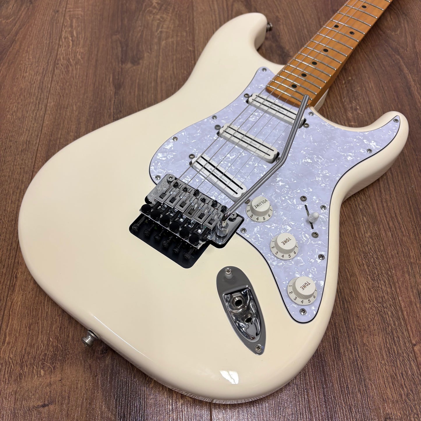 Pre-Owned Fender Player Stratocaster  Floyd Rose  - Upgraded - Arctic White