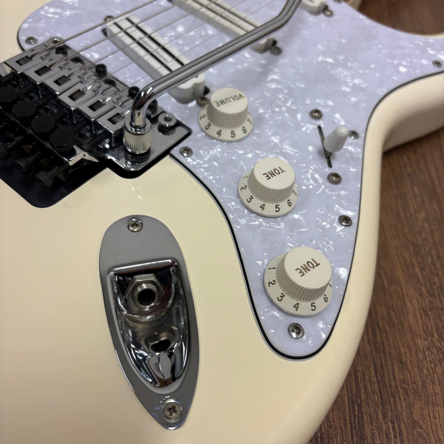 Pre-Owned Fender Player Stratocaster  Floyd Rose  - Upgraded - Arctic White