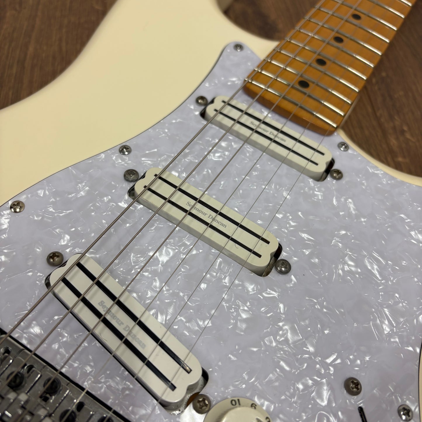 Pre-Owned Fender Player Stratocaster  Floyd Rose  - Upgraded - Arctic White