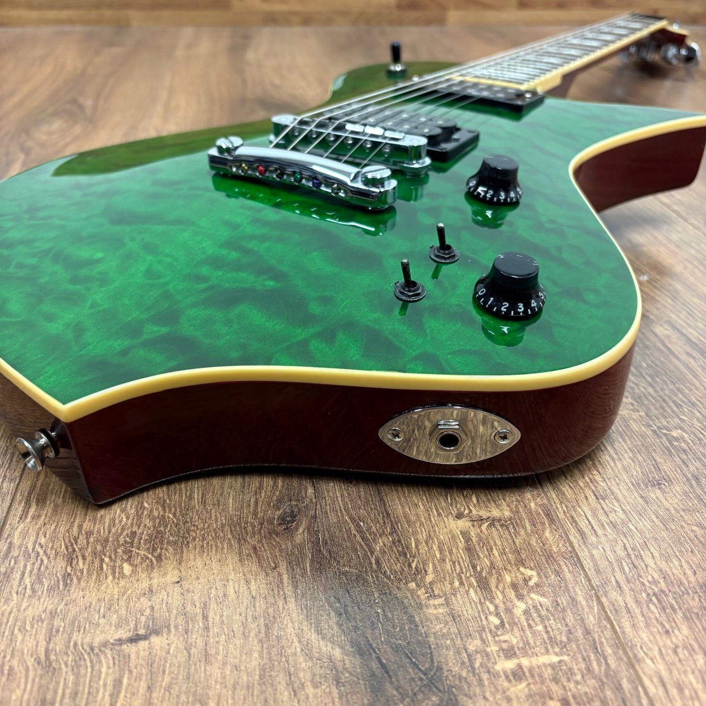 Pre-Owned Fernandes Ravelle Elite - Emerald Green Quilted Maple