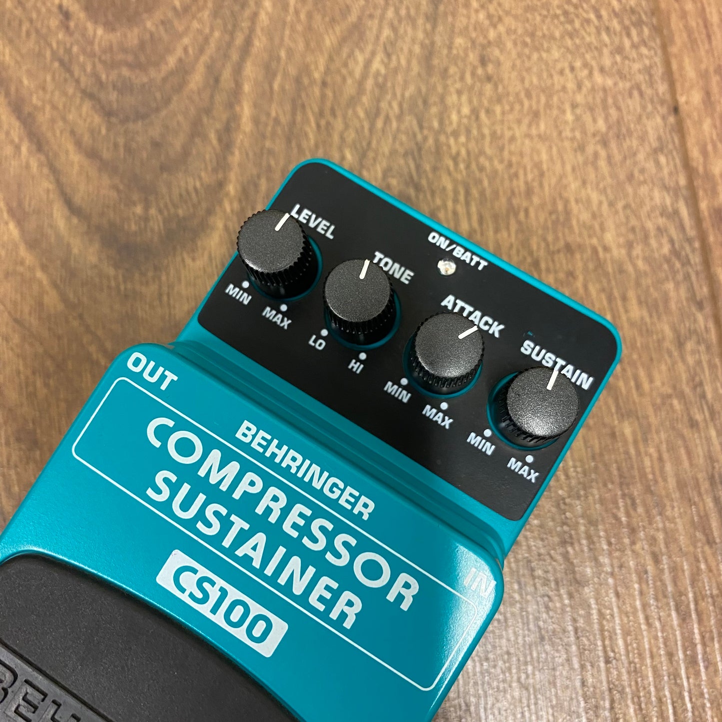 Pre-Owned Behringer CS100 Compressor Sustainer Pedal