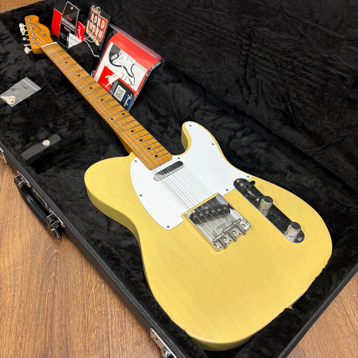 Pre-Owned Fender Vintera II Road Worn '60s Telecaster - Blonde - 2026