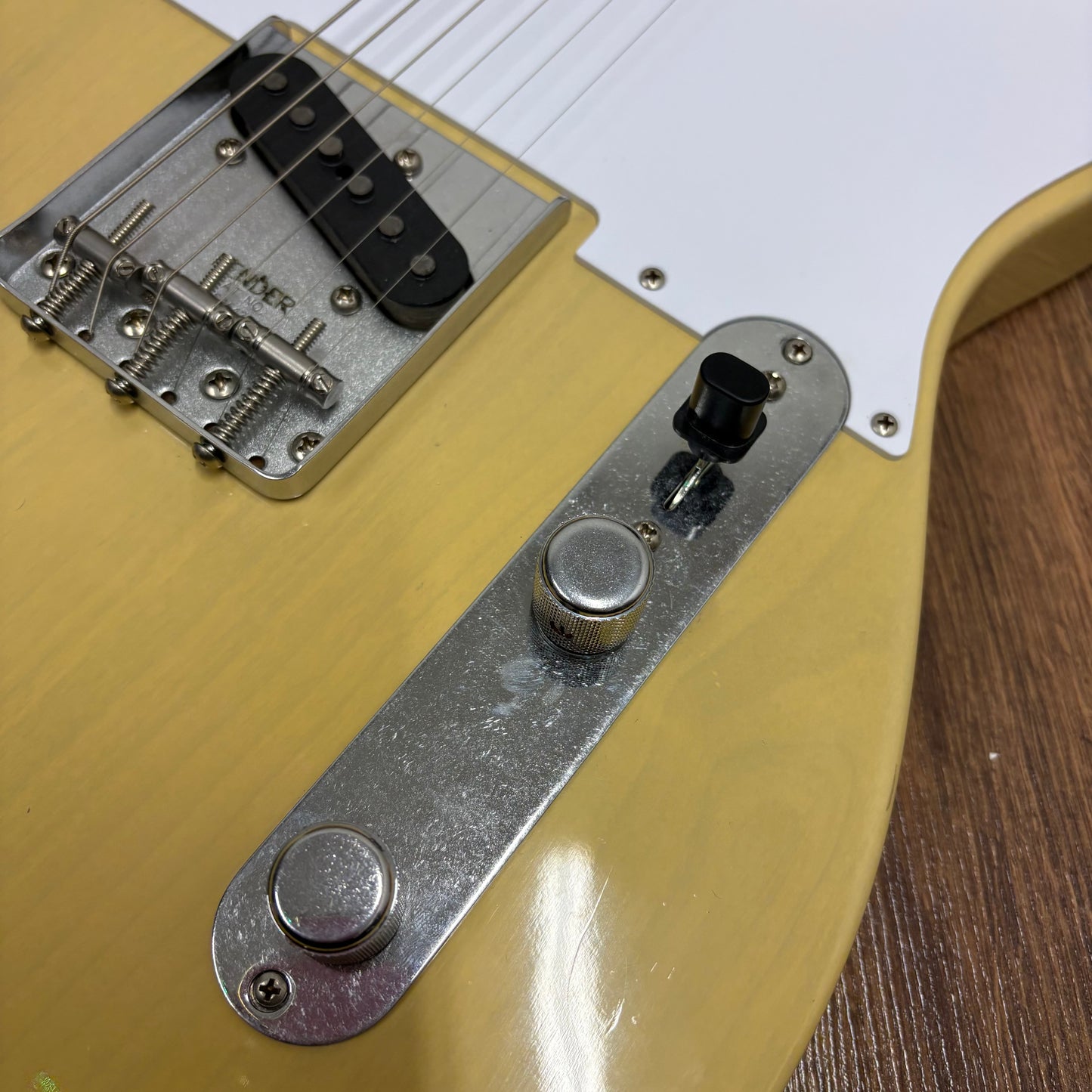 Pre-Owned Fender Vintera II Road Worn '60s Telecaster - Blonde - 2026