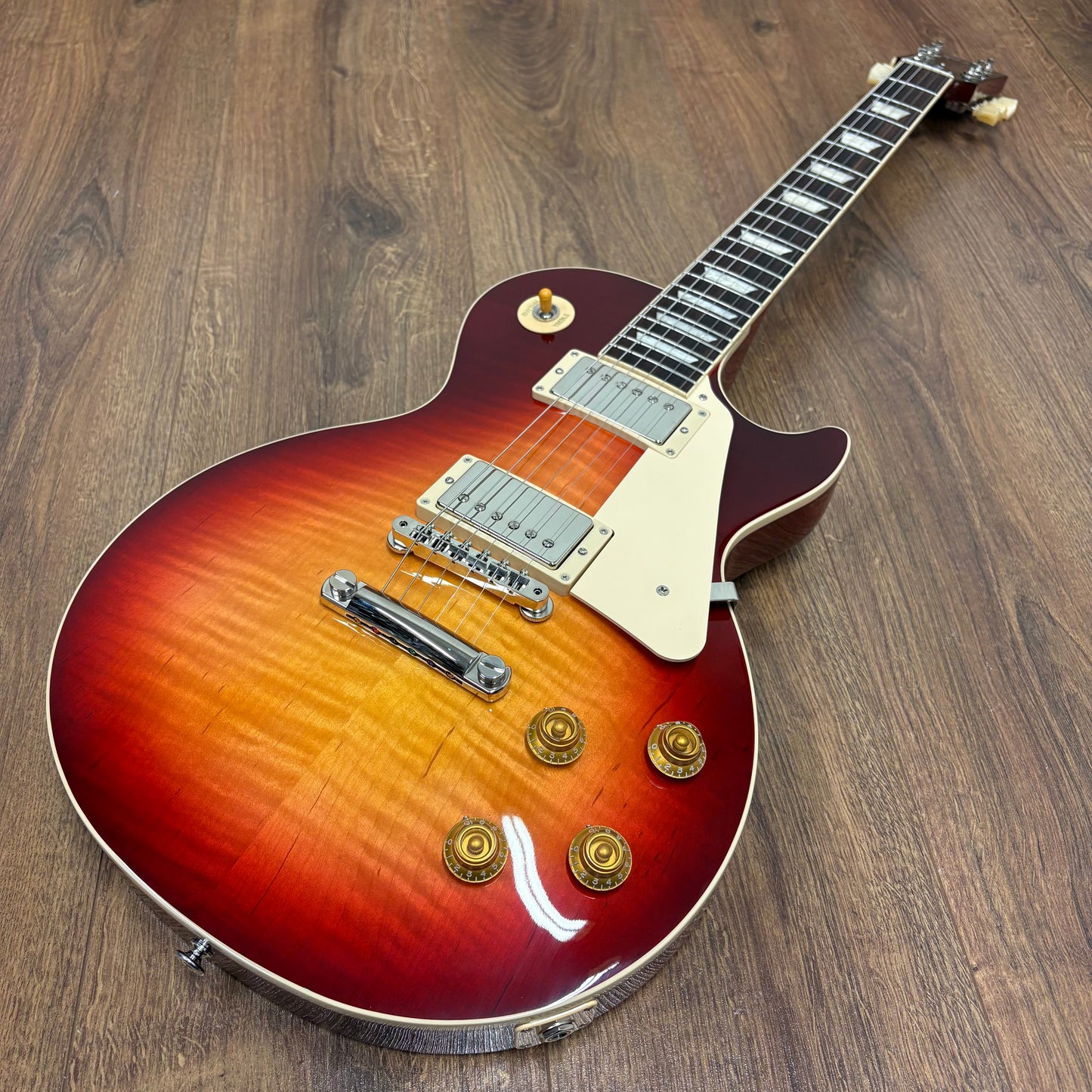 Pre-Owned Gibson Les Paul Standard '50s Figured Top - Heritage Cherry - 2026