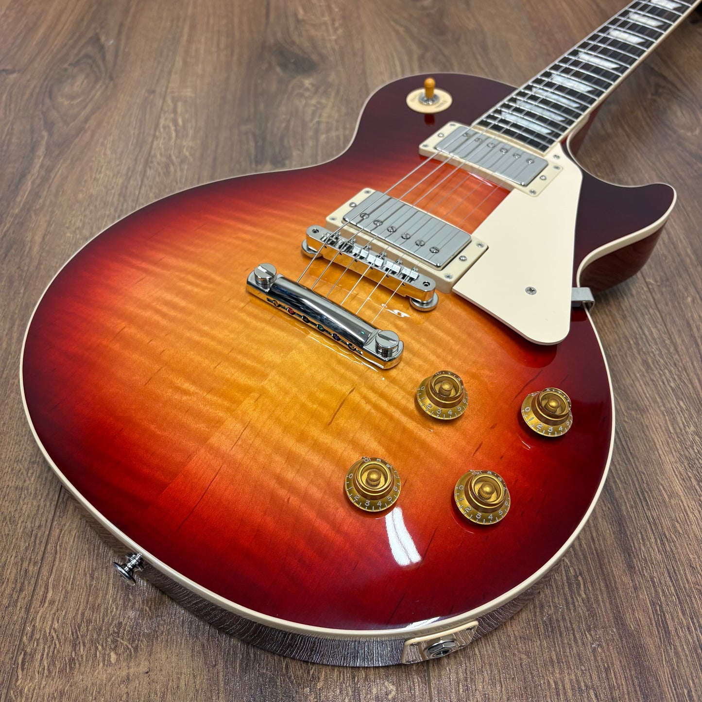 Pre-Owned Gibson Les Paul Standard '50s Figured Top - Heritage Cherry - 2026