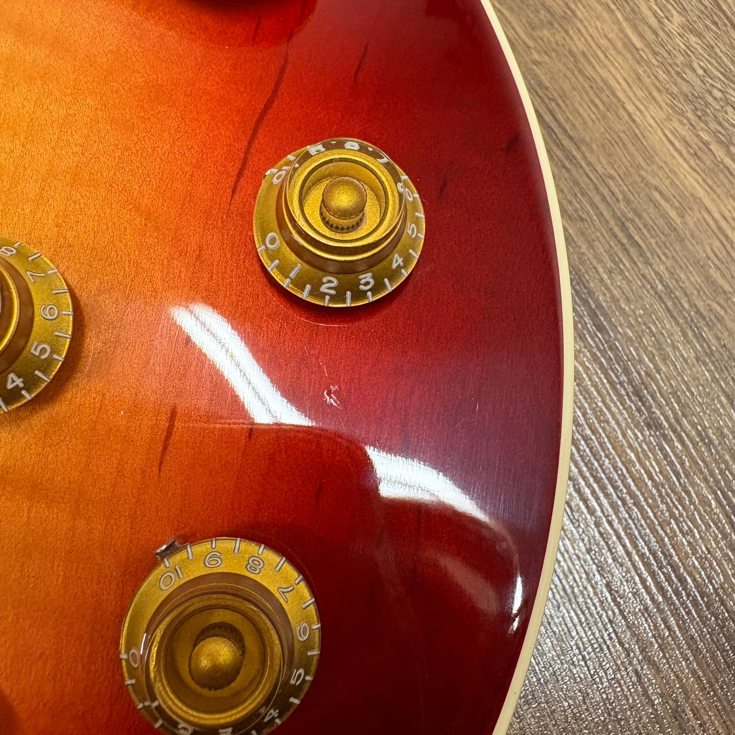Pre-Owned Gibson Les Paul Standard '50s Figured Top - Heritage Cherry - 2026