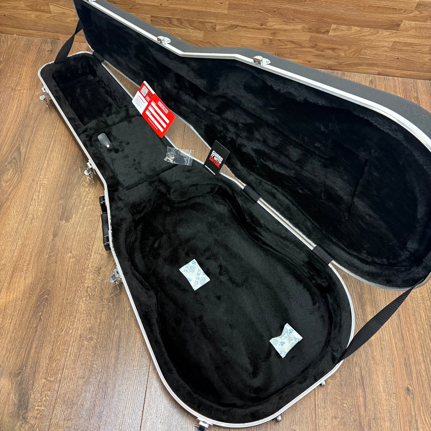 Pre-Owned Gator GC-DREAD-12 Dreadnought/ 12-String Acoustic Hard Case