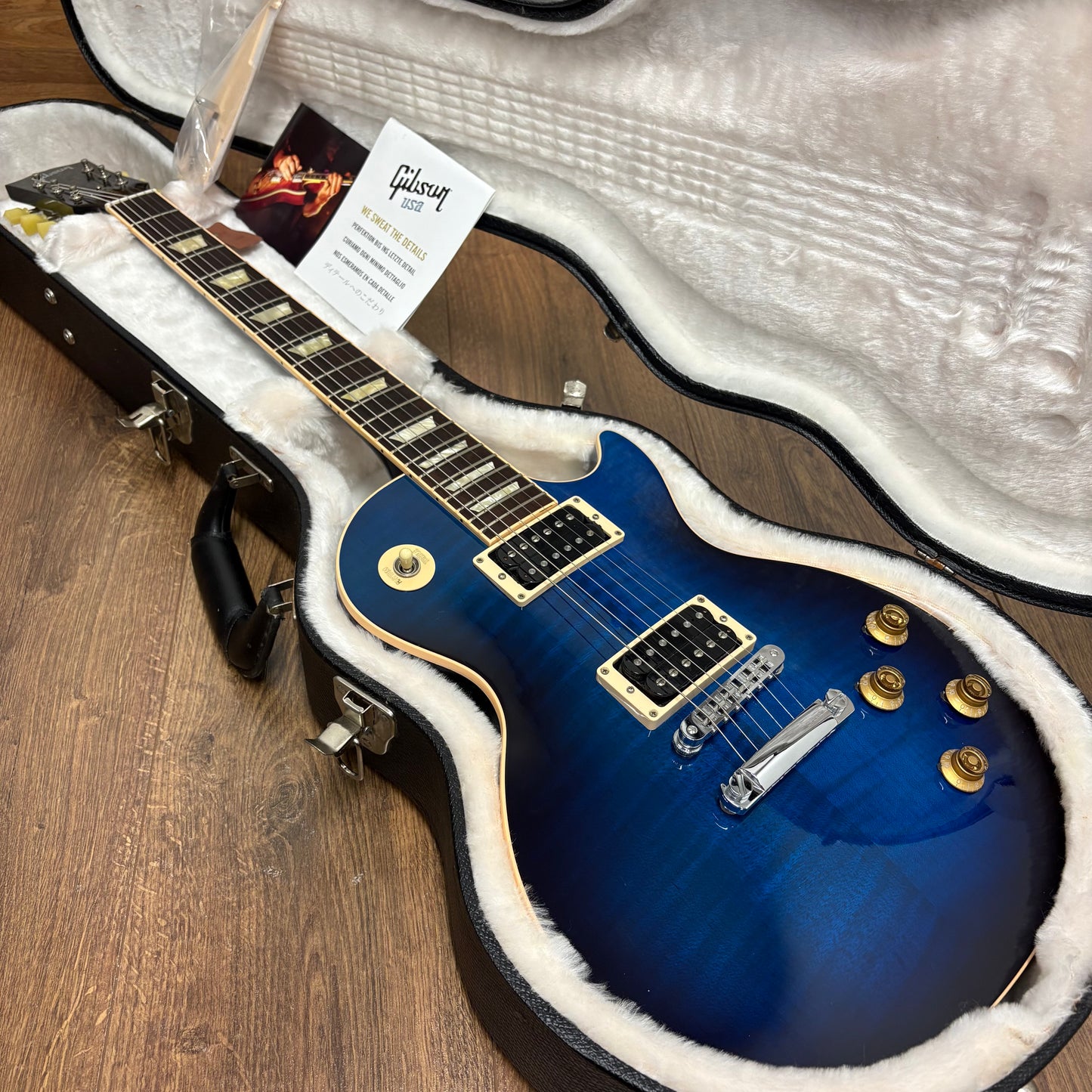 Pre-Owned Gibson Les Paul Classic Plus - Manhattan Midnight - 2011