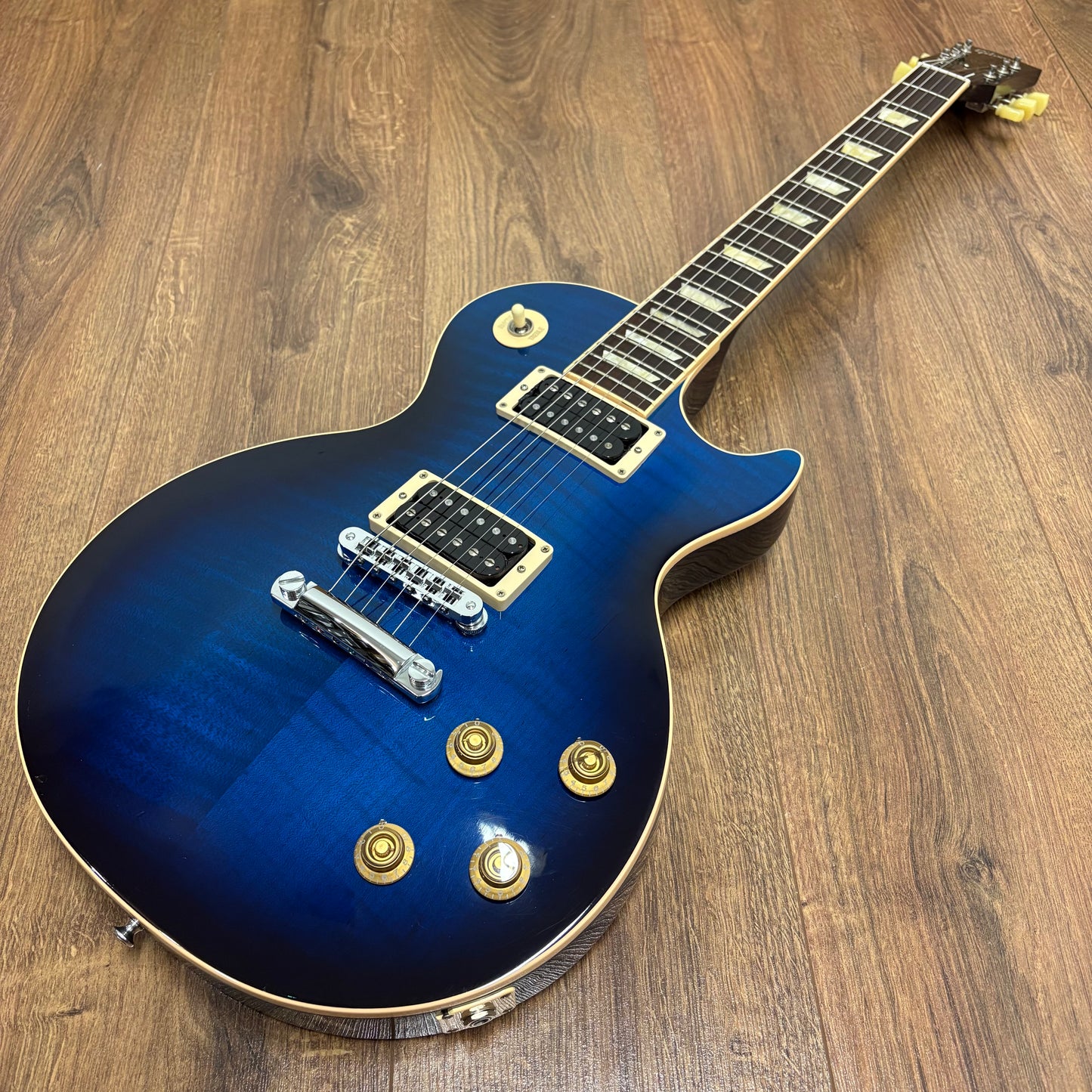 Pre-Owned Gibson Les Paul Classic Plus - Manhattan Midnight - 2011